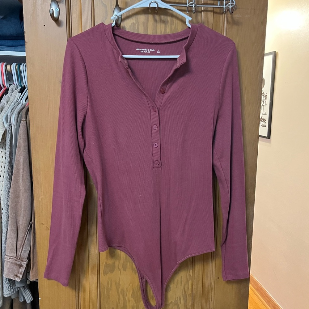 A&F Soft AF Ribbed Henley Bodysuit Sz L